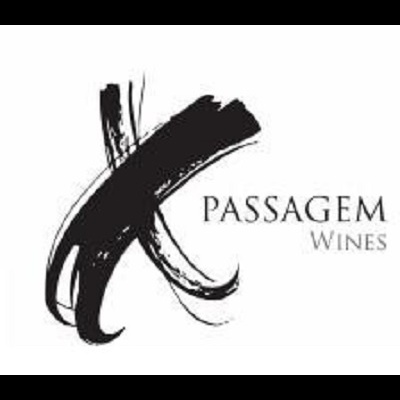 Logótipo da marca PASSAGEM WINES com design gráfico preto abstrato
