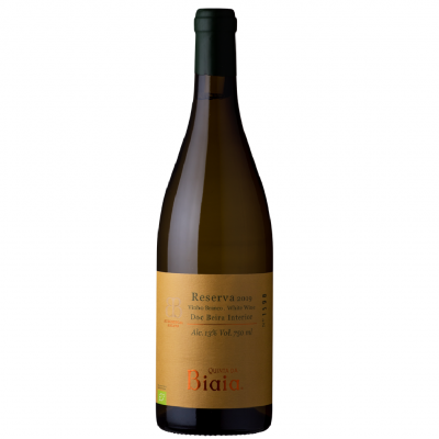 Garrafa de vinho Reserva 2015 com etiqueta amarela