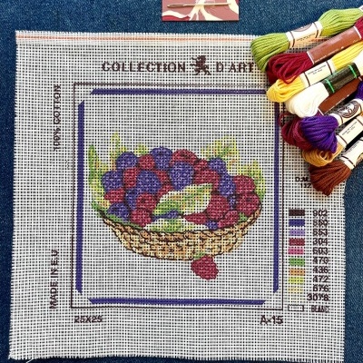 Tela para ponto de cruz com desenho de cesto de uvas e linhas coloridas