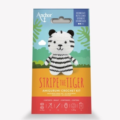 Kit de crochet com tigre amigurumi em branco e preto com embalagem colorida