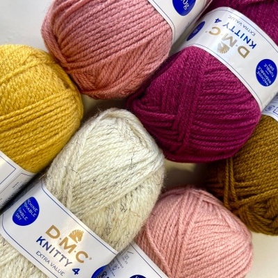 Novelos de lã D.M.C. Knitty 4 Extra Value em várias cores