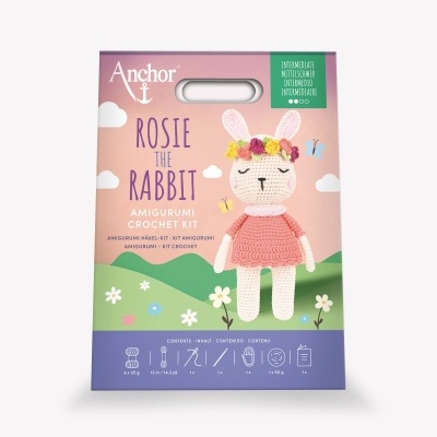 Kit de crochet Rosie the Rabbit da Anchor com coelho de croché e flores