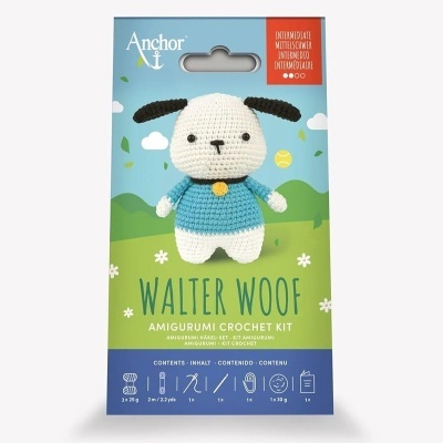 Kit de crochet amigurumi Walter Woof com figura de cão em crochet azul e branco