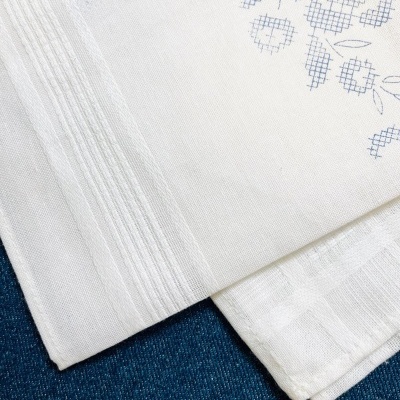 Toalha&#x20;para&#x20;bordar&#x20;ponto&#x20;cruz&#x20;-&#x20;Rosas