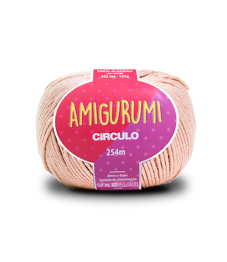 Novelo de fio cor de rosa claro com etiqueta rosa e roxa