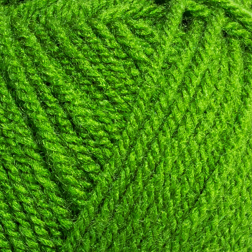 Fio de lã verde com textura trançada grosso