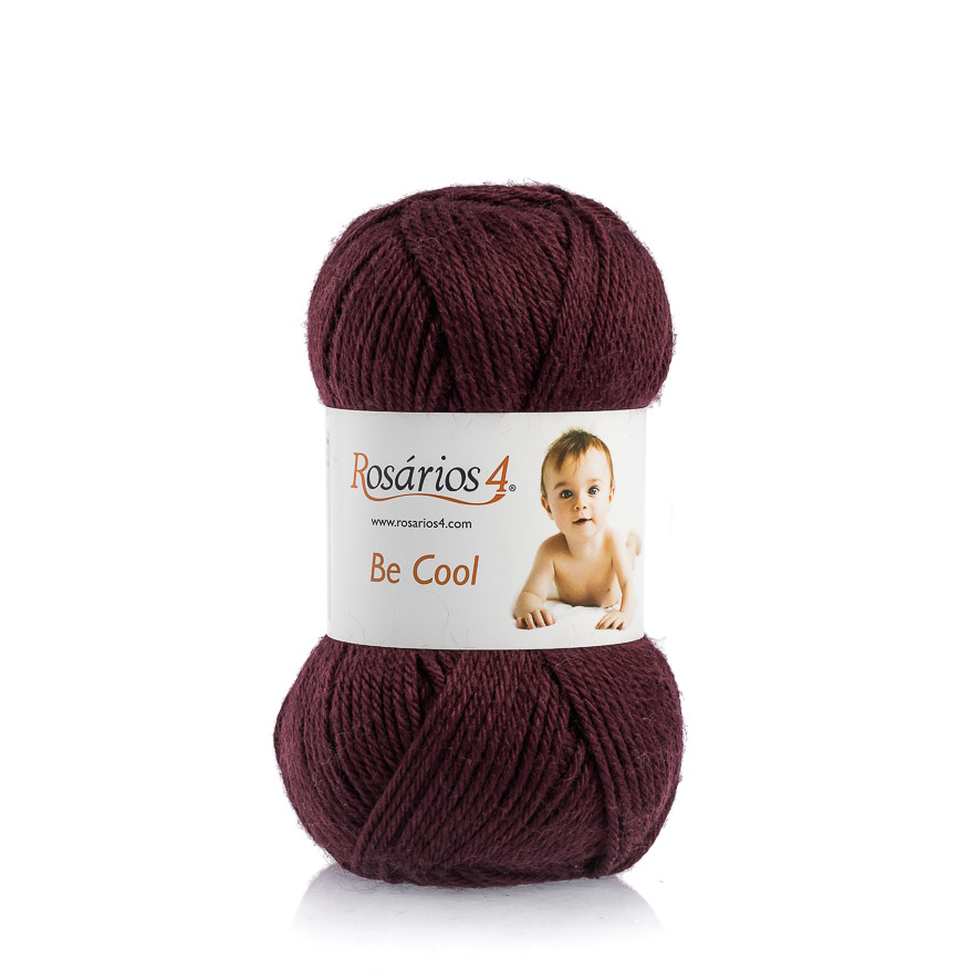 Novelo de lã vinho com etiqueta Rosários 4 Be Cool e imagem de bebé