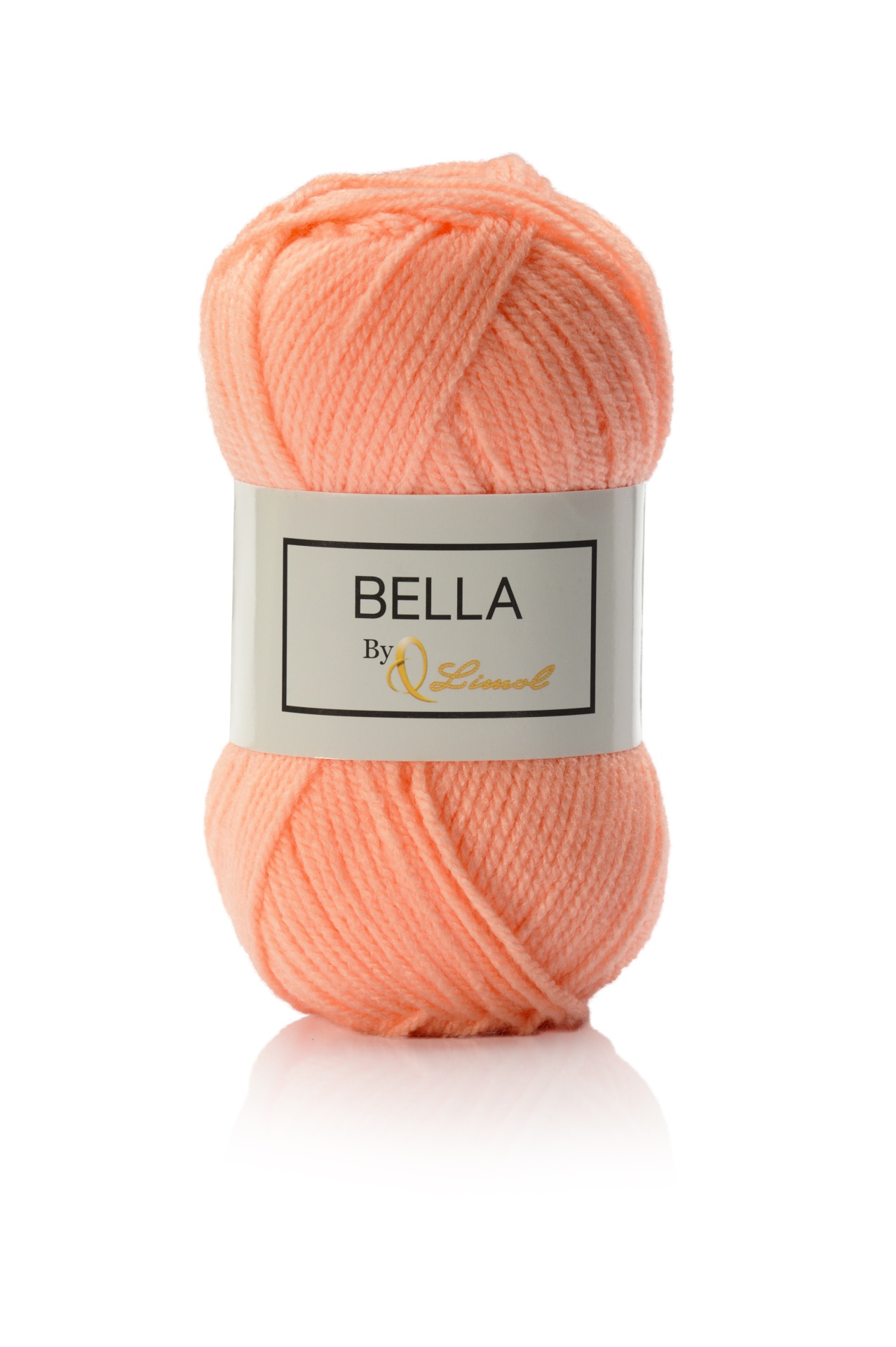 Novelo de lã cor de pêssego com etiqueta 