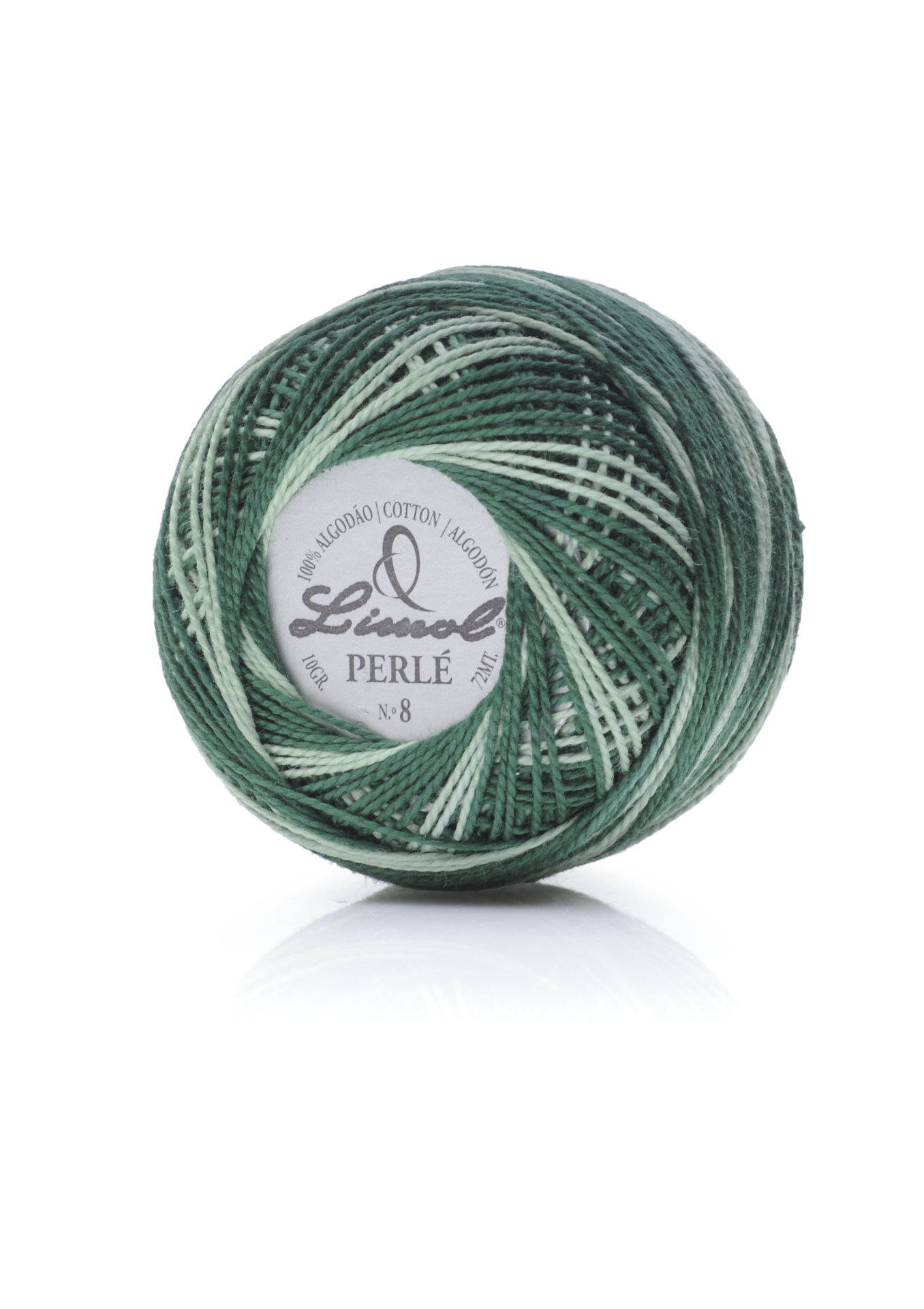 Rolo de fio de algodão perlé verde da marca Liseol com etiqueta central circular