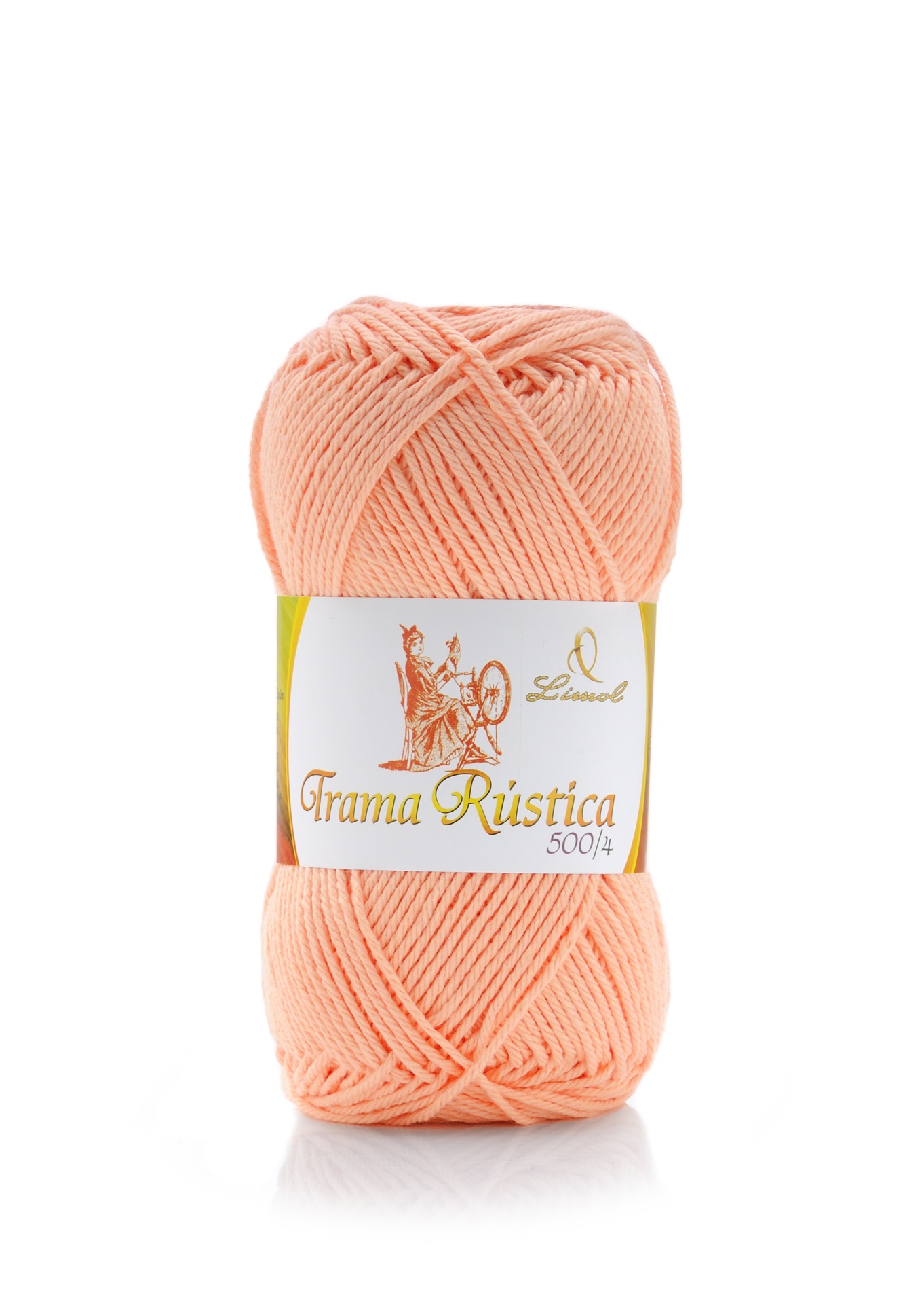 Novelo de fio cor pêssego claro com rótulo Trama Rústica