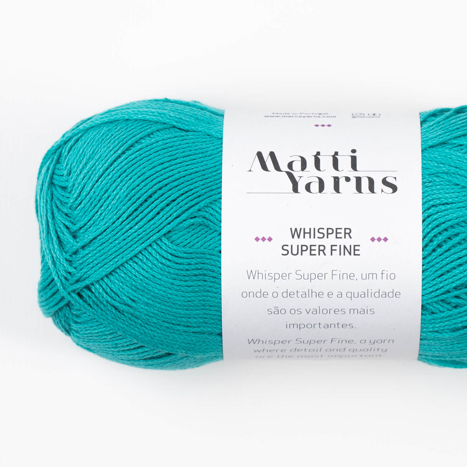 Fio de lã azul turquesa Matti Yarns Whisper Super Fine com etiqueta branca