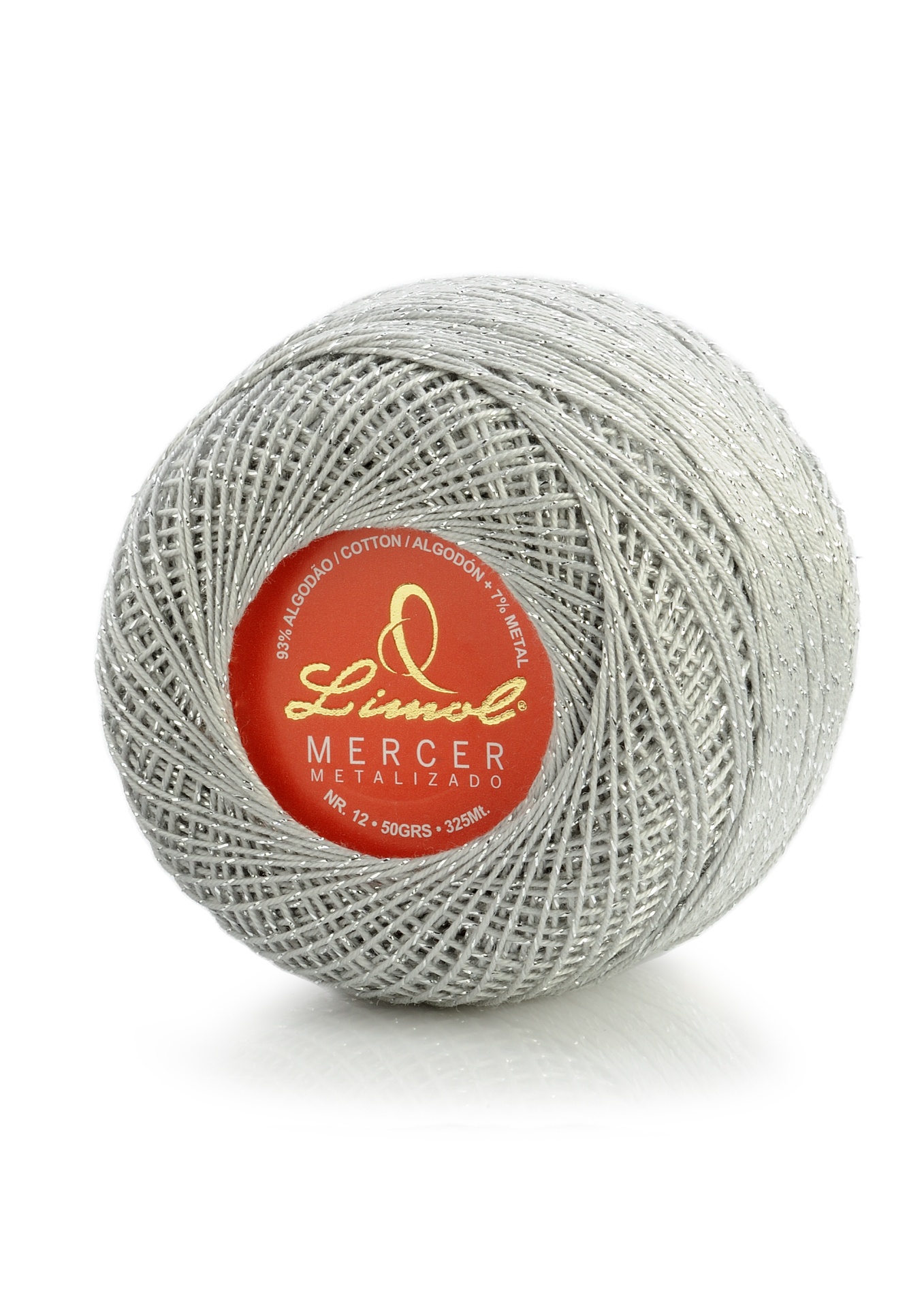 Novelo prateado de linha mercerizada e metalizada Limol com etiqueta vermelha.