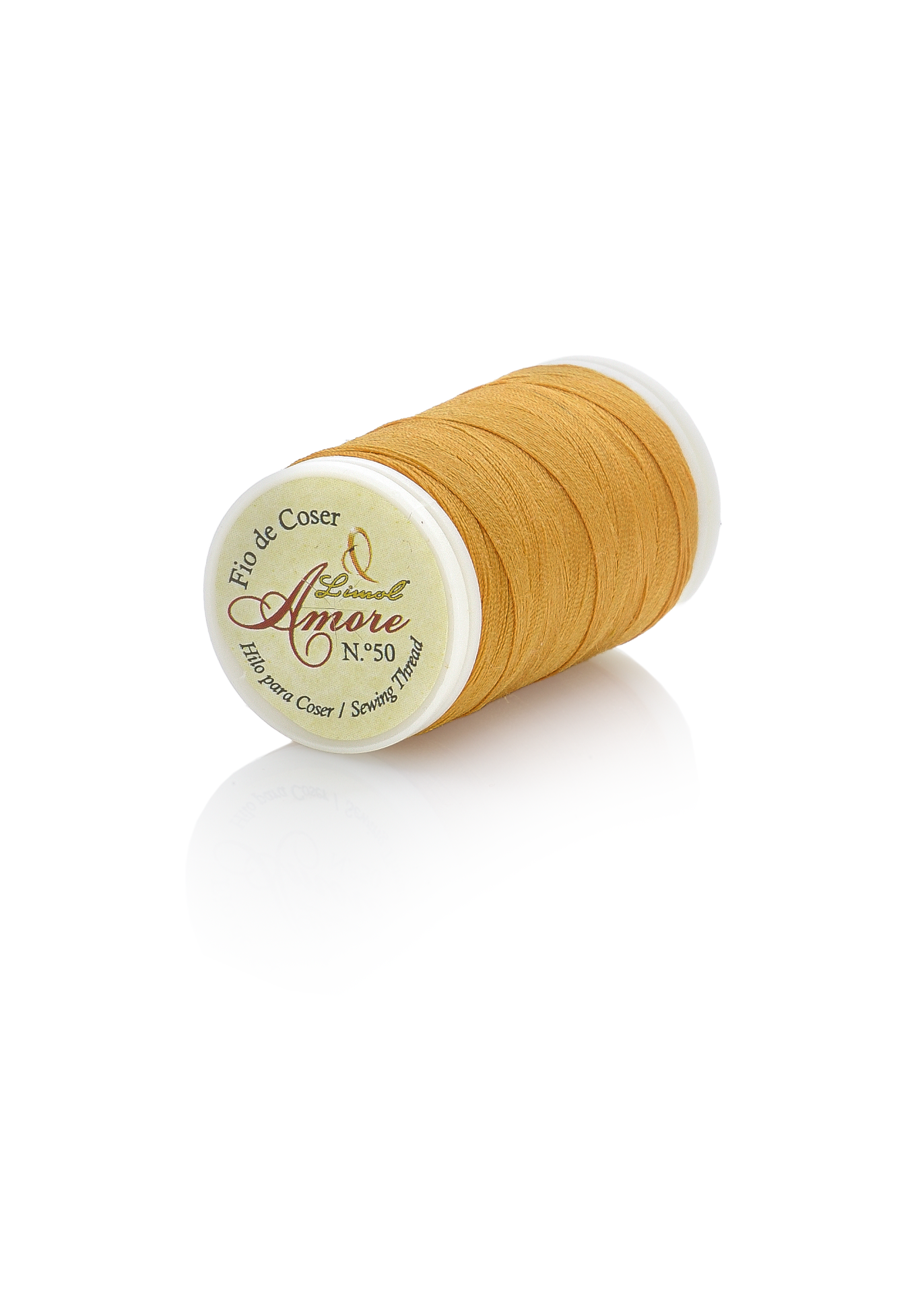 Carretel de linha de coser Amore castanha em fundo branco