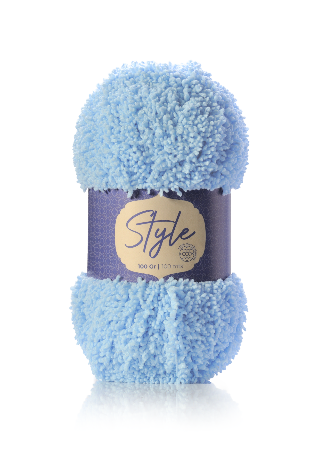 Novelo de fio azul claro felpudo Style com etiqueta roxa