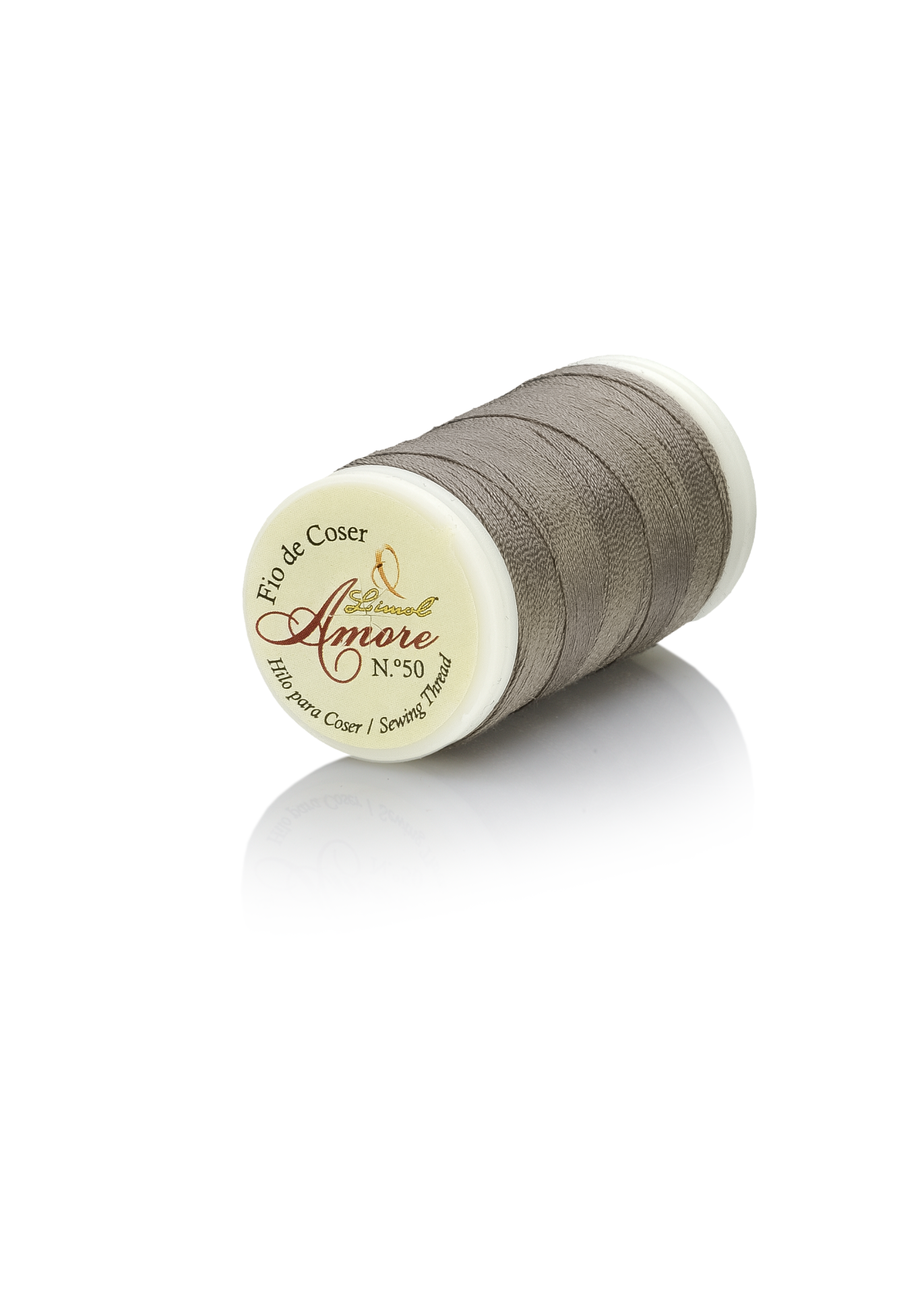 Rolo de fio de coser cinzento com etiqueta branca