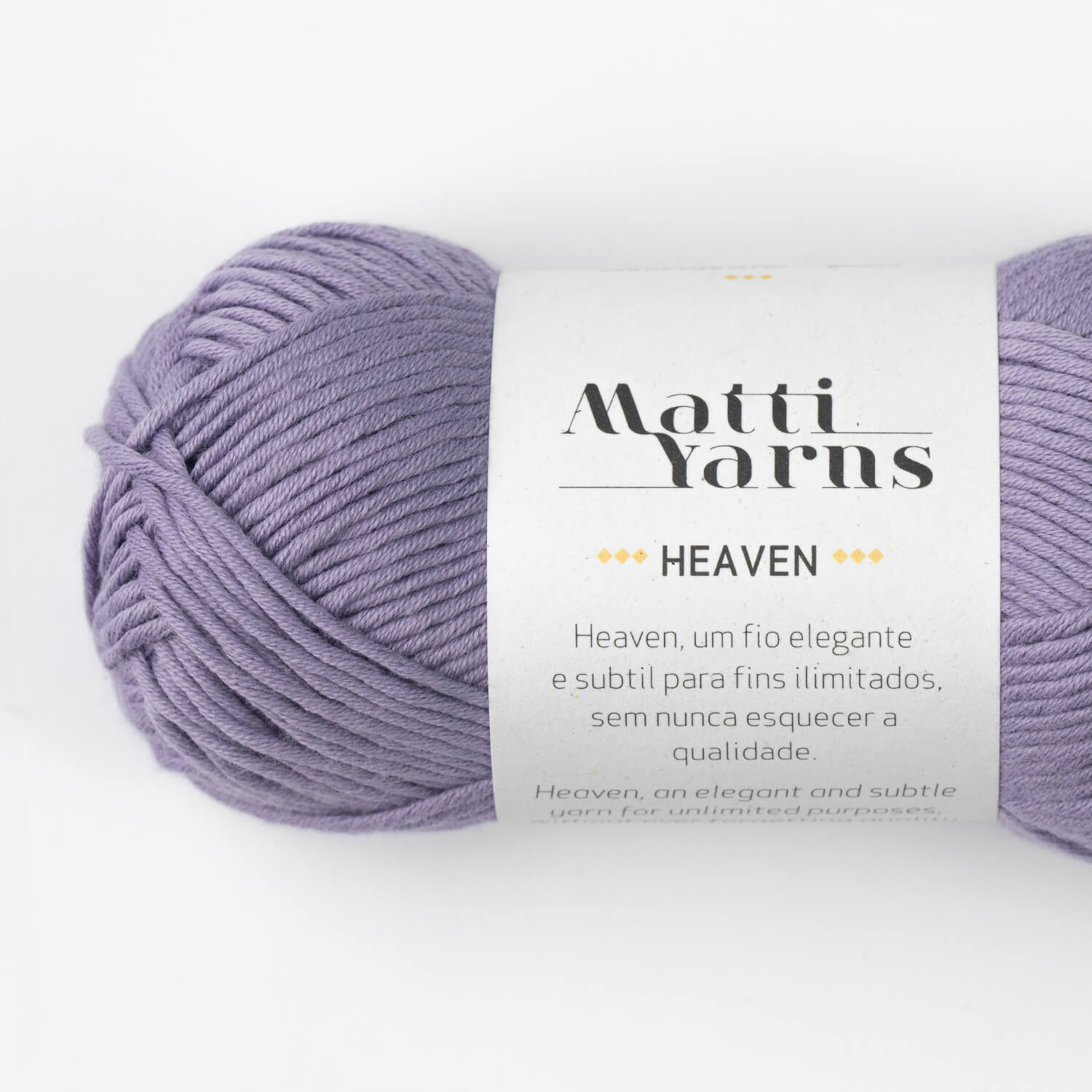 novelo de fio lilás com etiqueta da marca Matti Yarns HEAVEN