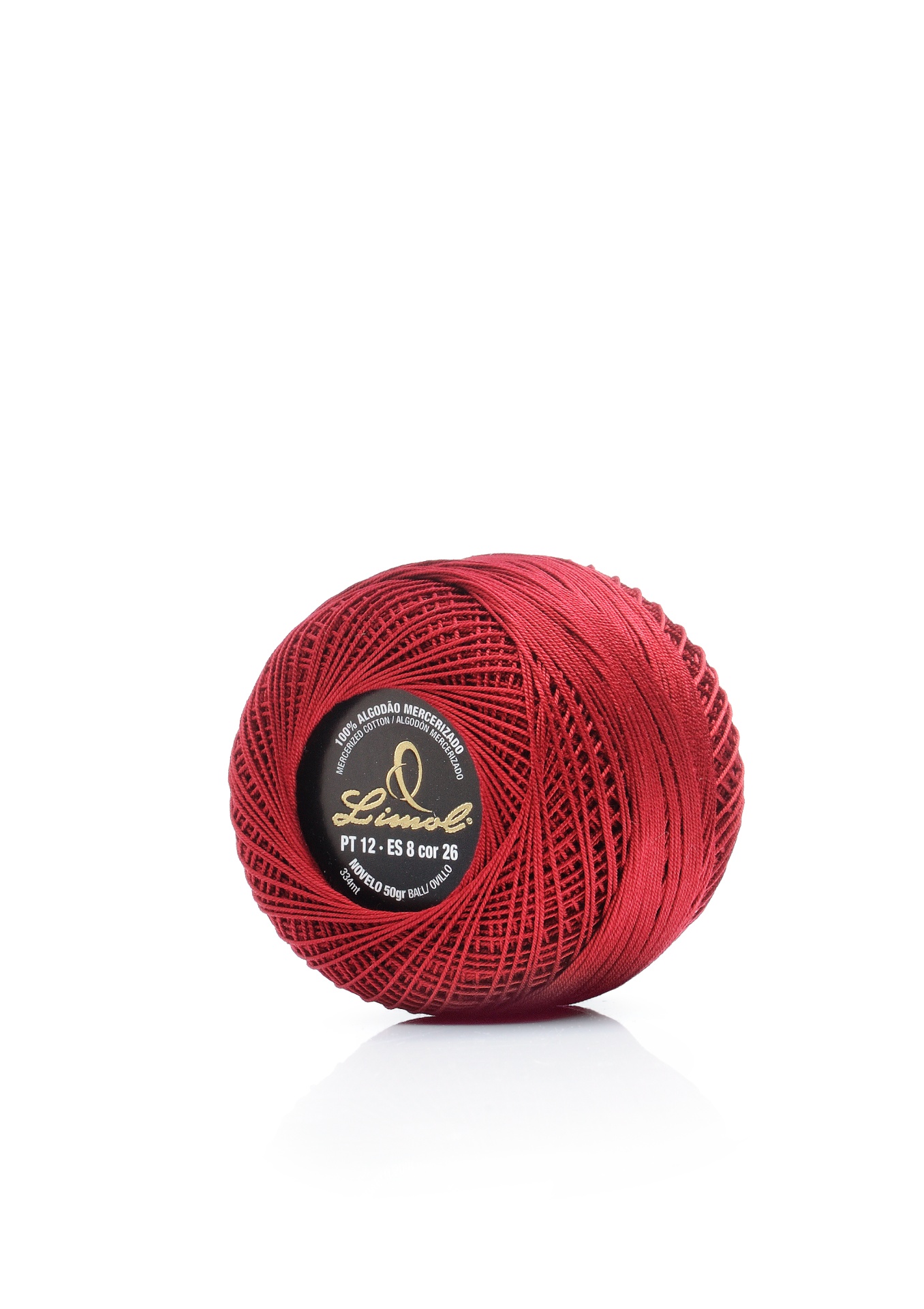 Novelo de linha vermelho com etiqueta preta