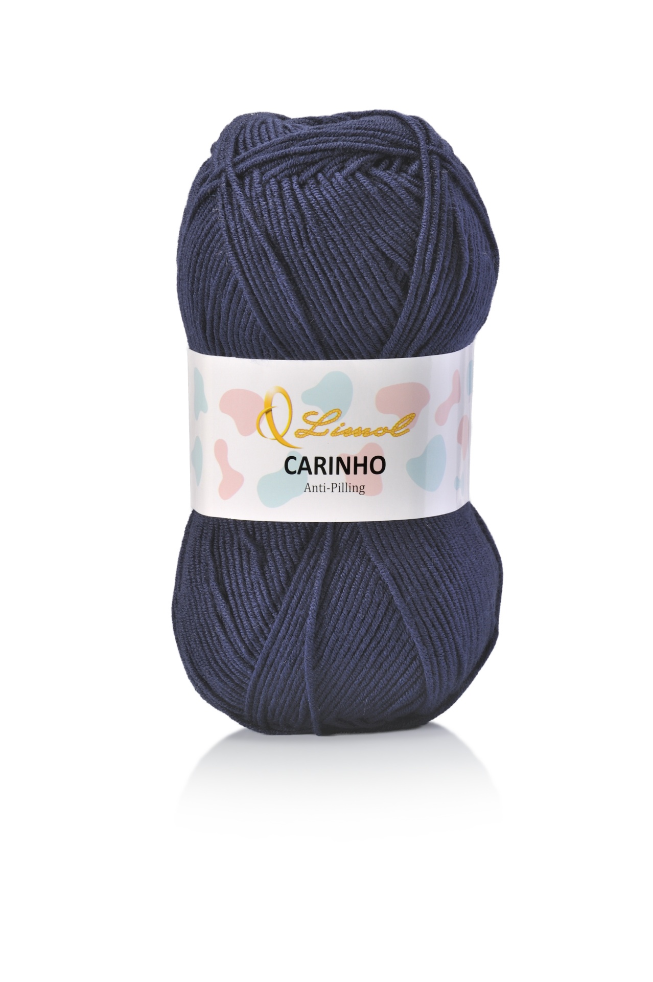 Novelo de lã azul escuro com etiqueta branca e texto