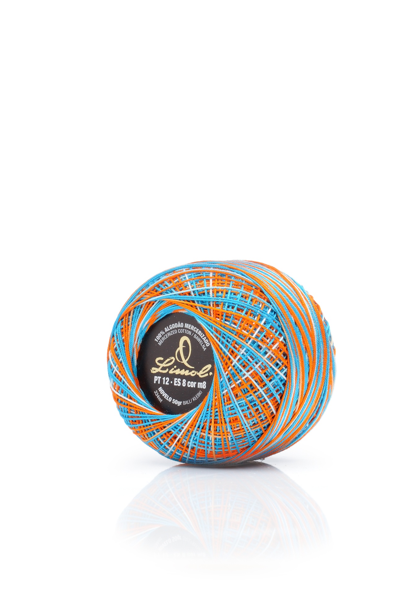 Novelo de linha azul e laranja com etiqueta preta