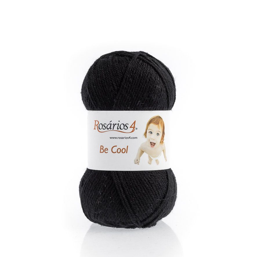 Novelo de lã preta Rosários 4 com etiqueta branca e imagem de criança.
