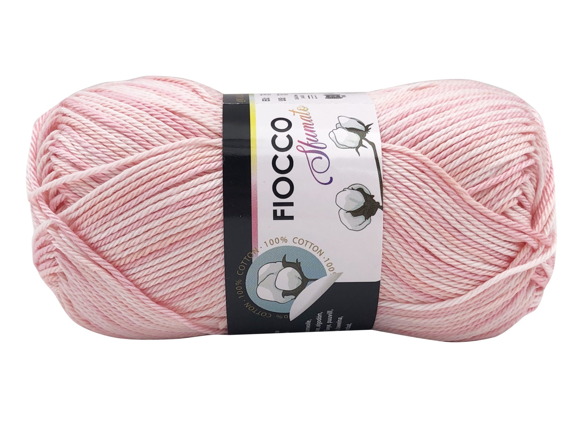 Novelo de fio para tricô ou crochê rosa claro com rótulo branco e preto da marca FIOCCO