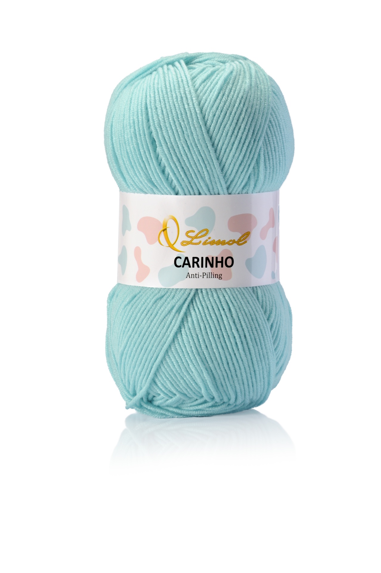 Novelo de lã azul claro com etiqueta Lismol Carinho Anti-Pilling