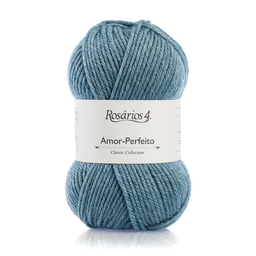 Novelo de lã azul com etiqueta branca Rosários 4