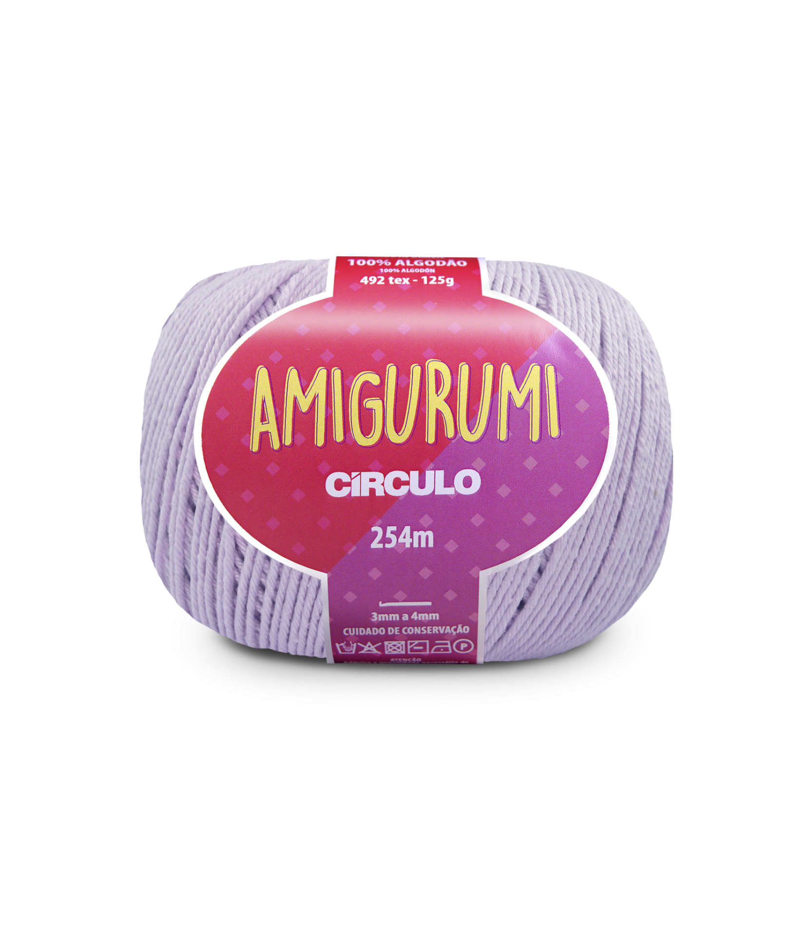 Novelo de fio lilás para amigurumi com etiqueta vermelha e roxa.