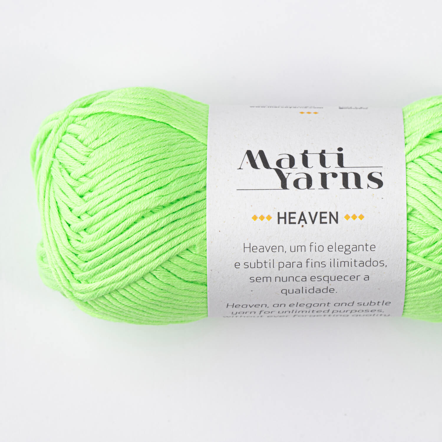 Novelo de fio de malha verde fluorescente Matti Yarns HEAVEN com rótulo branco