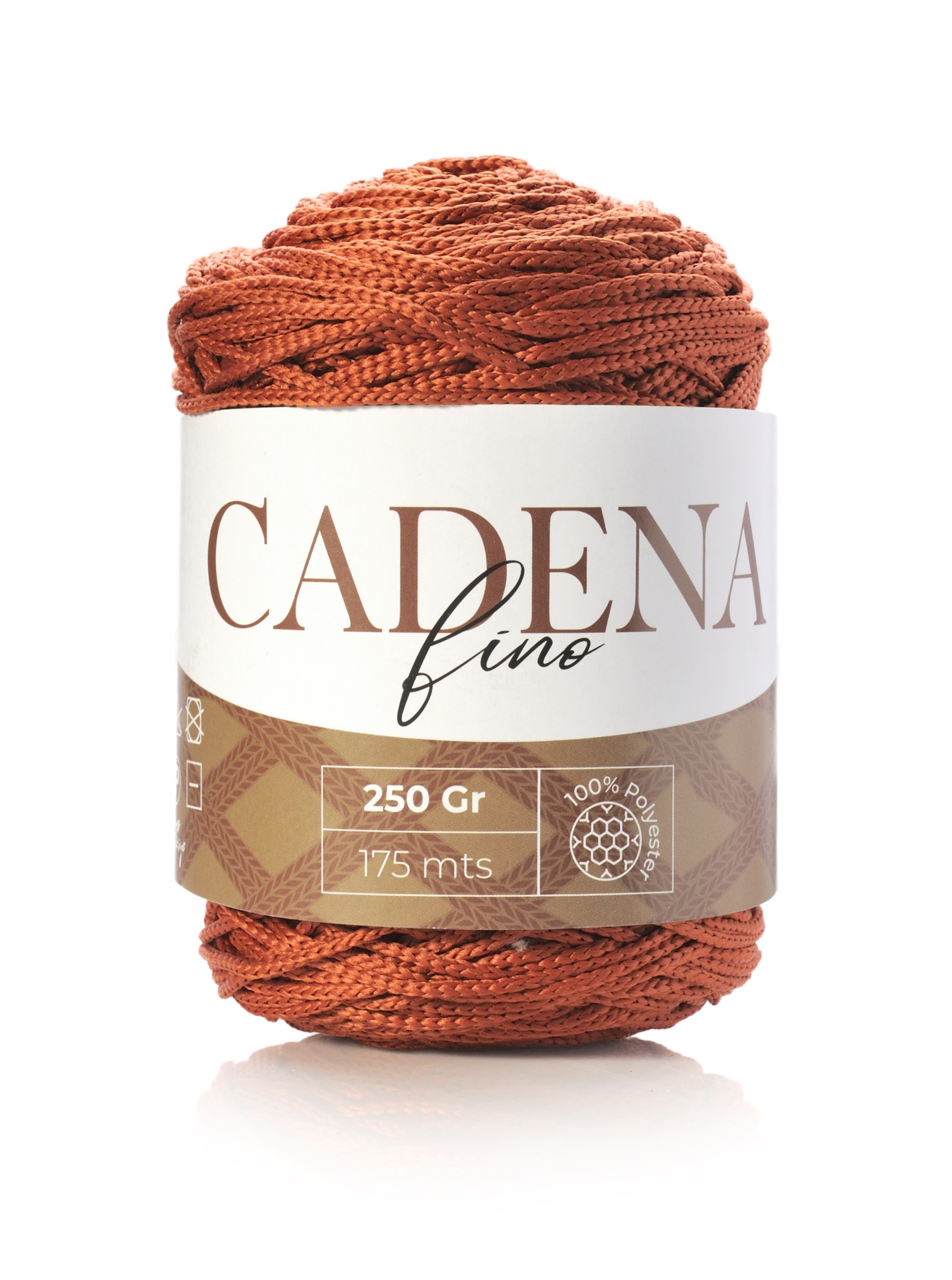 Rolo de fio de lã alaranjado com etiqueta CADENA fino.