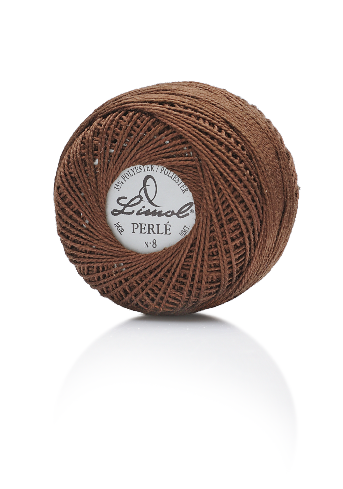 Novelo de linha castanha com etiqueta redonda ao centro