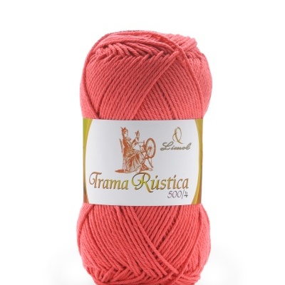 Novelo cor coral de lã com etiqueta 'Trama Rústica'