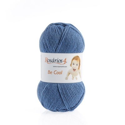 Novelo de lã azul Rosários 4 com etiqueta branca e imagem de criança