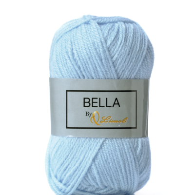 Novelo de lã azul claro com etiqueta cinzenta e preta