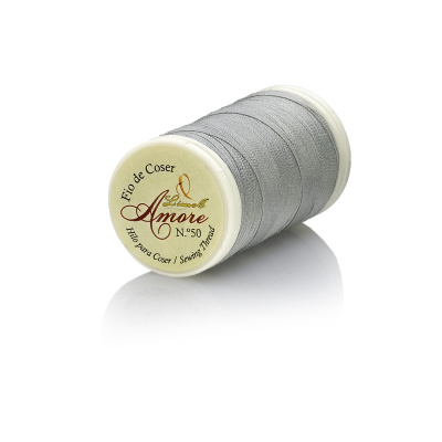 Rolo de linha de costura cinzenta Amore N.º 50