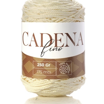 Rolo de fio fino em cor creme com etiqueta CADENA fino e detalhes castanhos