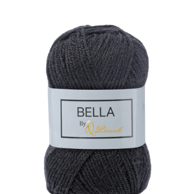 Novelo de lã preta com rótulo branco BELLA By Q Lanas