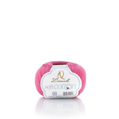 Novelo de fio cor de rosa da marca Liseol com etiqueta soft Cotton