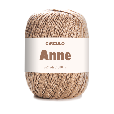 Novelo de linha bege claro com etiqueta CÍRCULO Anne