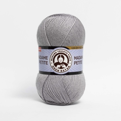 Novelo de lã cinzenta Madame Tricote Paris Madame Petite