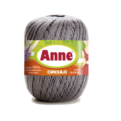 Novelo de fio de algodão cinzento com rótulo colorido da marca Anne