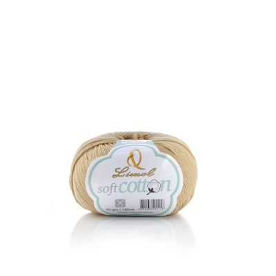 Novelo de fio de algodão Linvel Soft Cotton bege com etiqueta branca