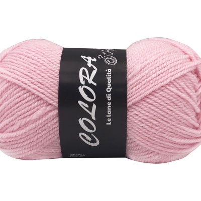 Novelo de lã rosa com etiqueta preta COLORA