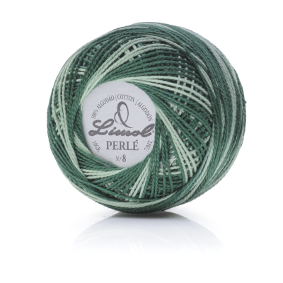 Rolo de fio de algodão perlé verde da marca Liseol com etiqueta central circular