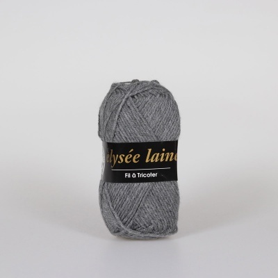 Novelo de lã cinzenta Elysée Laine com etiqueta preta e texto
