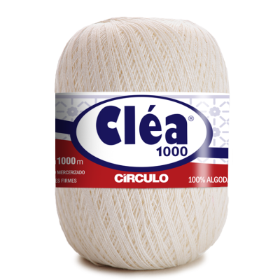 Rolo de fio de algodão cru Cléa 1000 com etiqueta branca, azul e vermelha