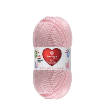 Novelo de lã cor-de-rosa clara da marca Kartopu com etiqueta branca