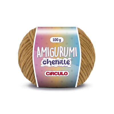 Novelo de fio chenille castanho com etiqueta colorida da marca CÍRCULO