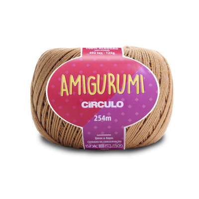 Novelo de fio de algodão castanho com etiqueta roxa e rosa 'Amigurumi Círculo 254m'