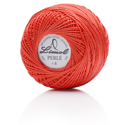 Novelo de linha algodão vermelho com etiqueta central branca